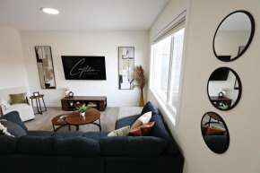 Escape in Style, Golf,King Beds,Disney+,Near WEM